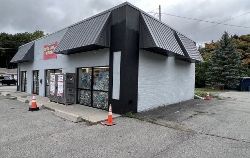 More Photos Of 3229-3235 State St, Caledonia General Retail For Sale