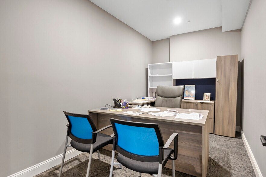 More Photos Of 76 N Pearl St, Albany Apartments For Lease