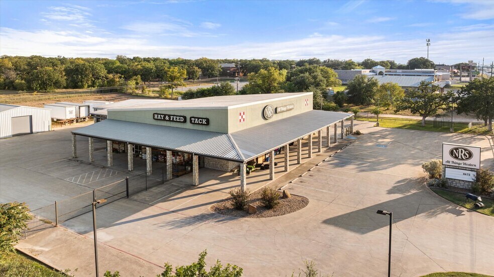 More Photos Of 2521 E US Highway 377, Granbury Freestanding For Sale