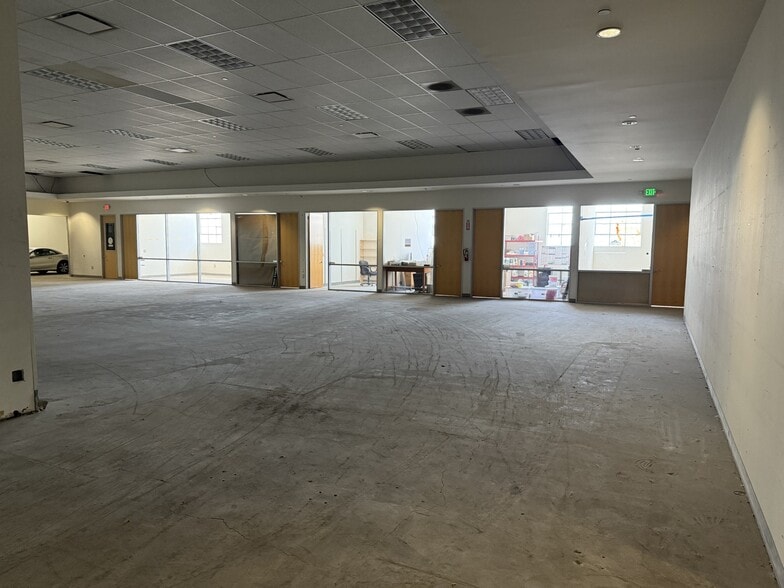 More Photos Of 15001 S Figueroa St, Gardena Distribution For Lease