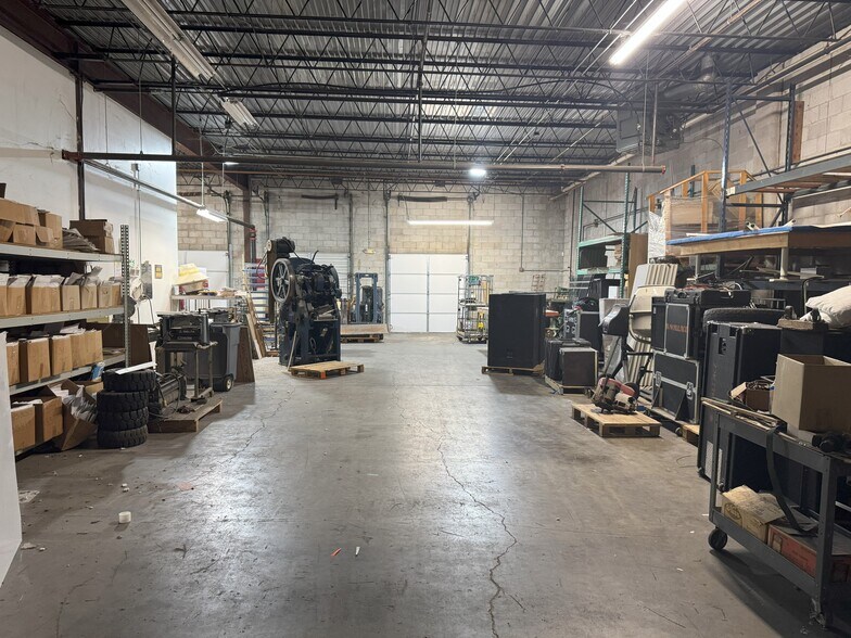 More Photos Of 6716 E 12th St, Tulsa Manufacturing For Lease