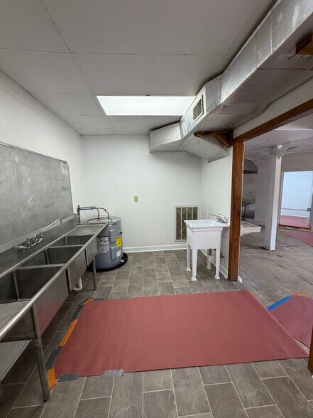 More Photos Of 11321 Jefferies Hwy, Walterboro General Retail For Sale