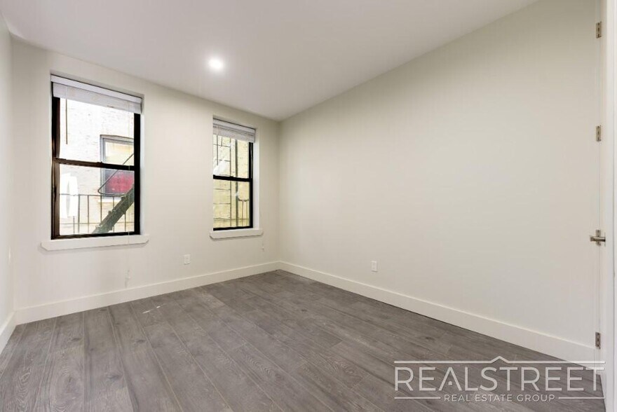 More Photos Of 1647 8th Ave, Brooklyn Apartments For Sale