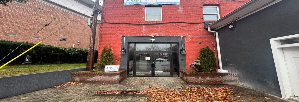 Primary Photo Of 74 Elm St, Morristown Storefront Retail Office For Lease