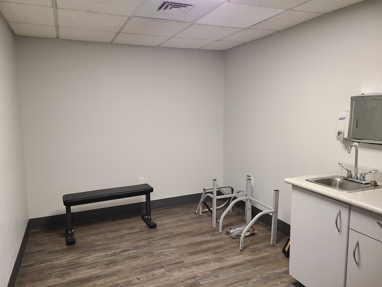 More Photos Of 131 N 5th St, Reading Office Residential For Lease