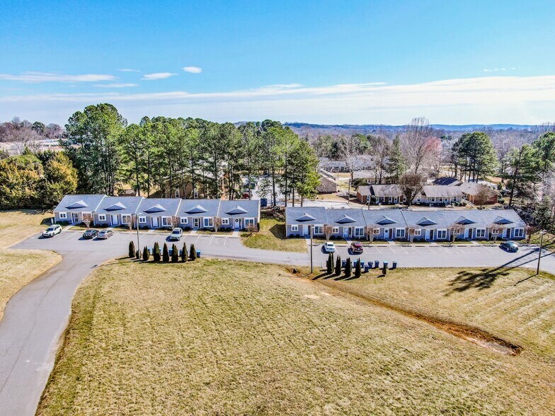 More Photos Of 125 1st Avenue Dr SE, Taylorsville Apartments For Sale