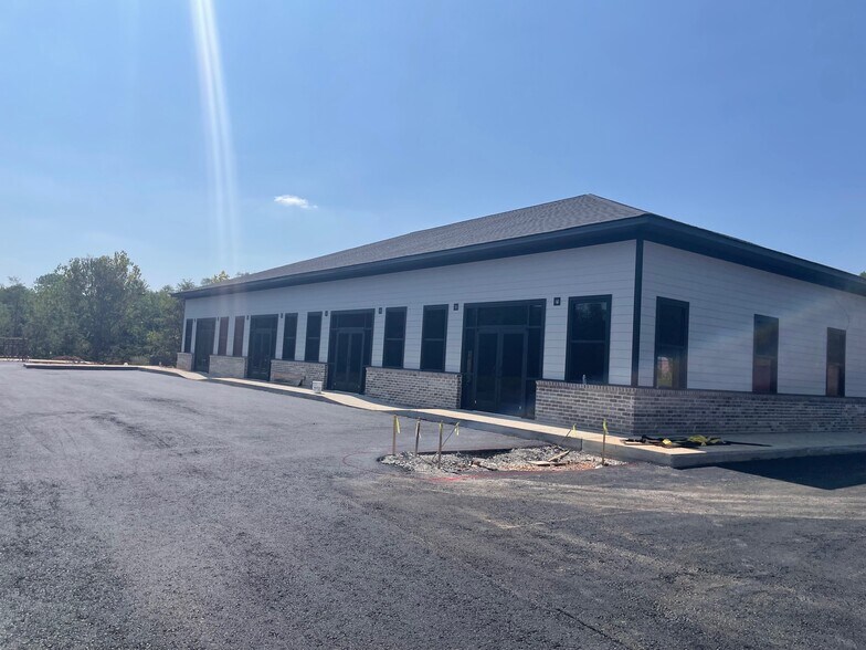 More Photos Of 132 Merchants Blvd blvd, Clarksville Office For Lease
