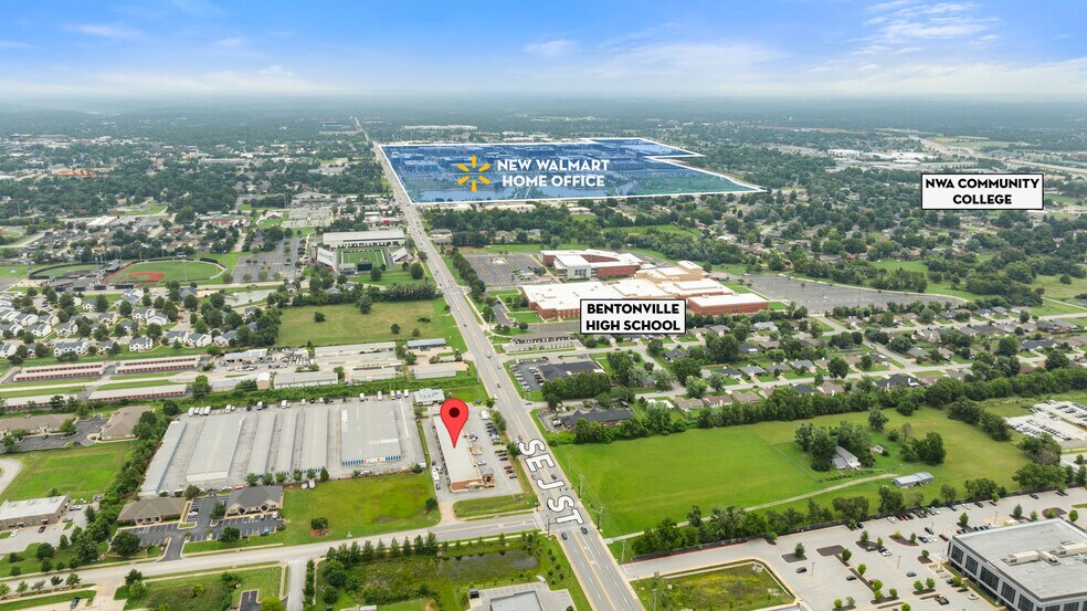 More Photos Of 2200 SE J St, Bentonville Storefront For Lease