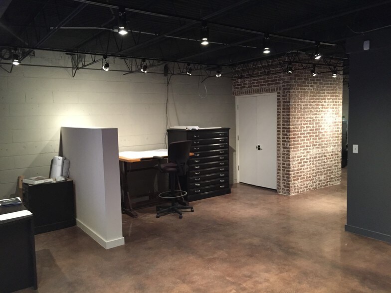 More Photos Of 3141-3149 S Broadway, Englewood Storefront Retail Office For Lease