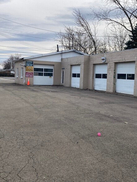 More Photos Of 2288 William St, Cheektowaga Service For Sale