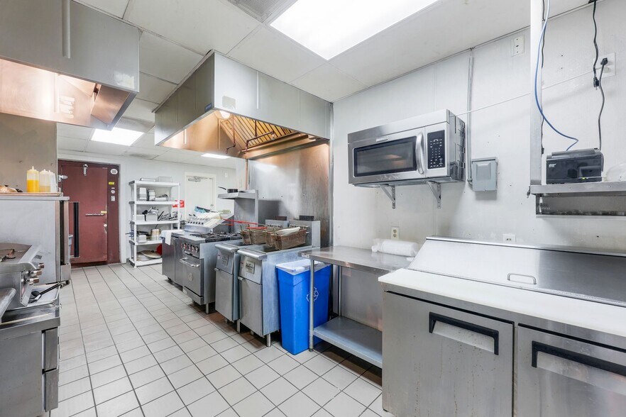 More Photos Of 10493 Stringfellow Rd, Saint James City Storefront Retail Office For Sale