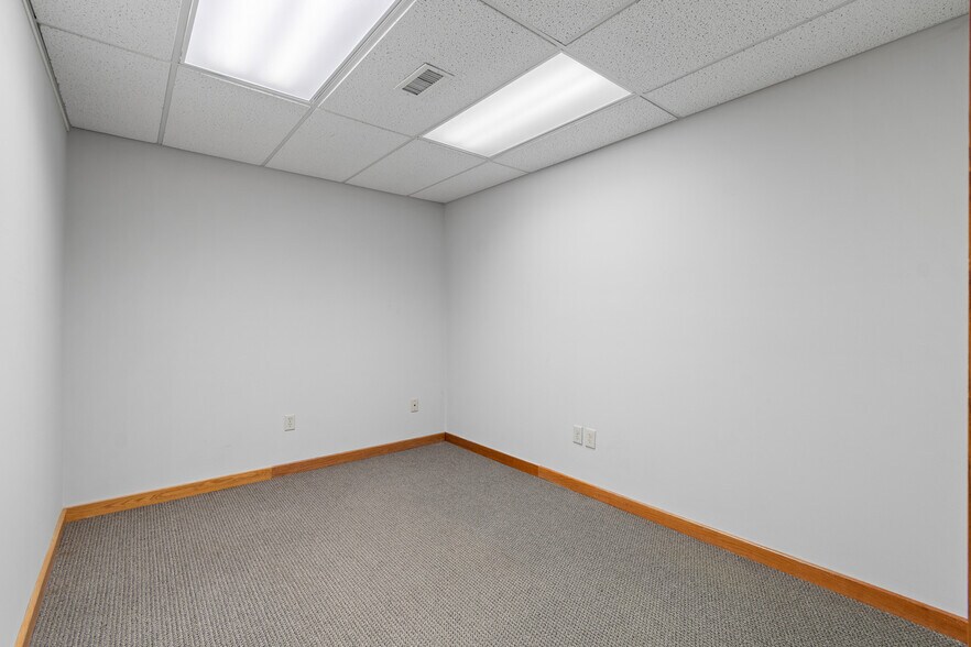 More Photos Of 3520 Snouffer Rd, Columbus Office For Sale