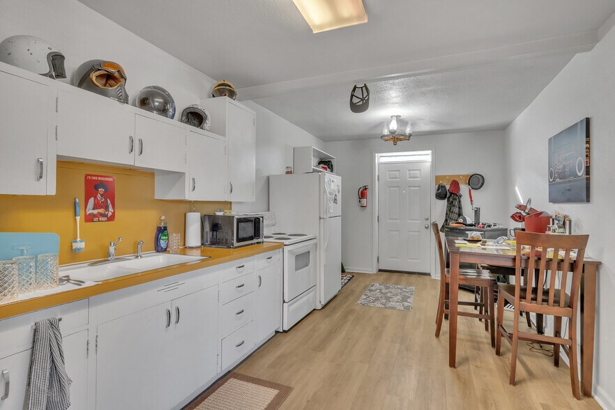 More Photos Of 84 Highway 105, Palmer Lake Storefront Retail Residential For Sale