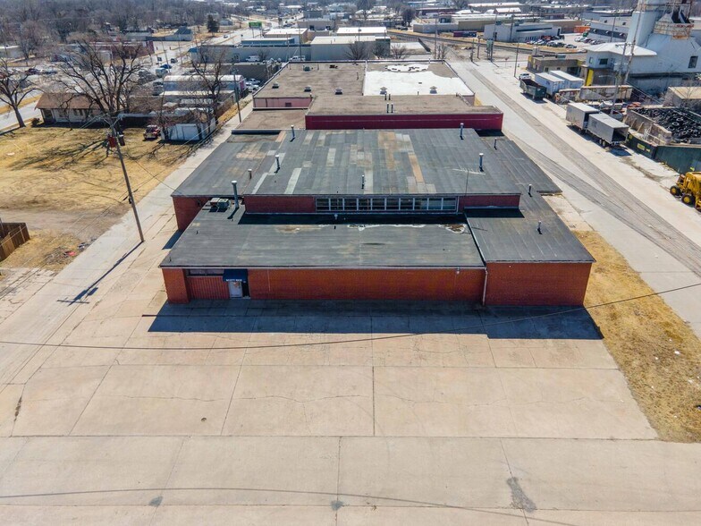 More Photos Of 901 E Morris St, Wichita Warehouse For Sale