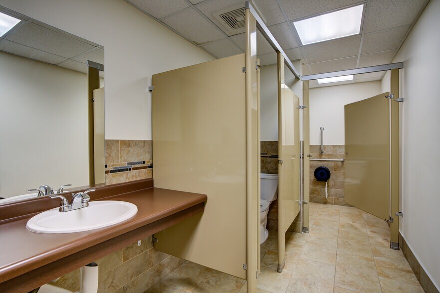 More Photos Of 225 S Academy Blvd, Colorado Springs Office For Sale