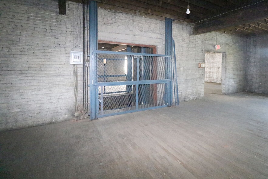 More Photos Of 312 N 7th St, Steubenville Warehouse For Sale