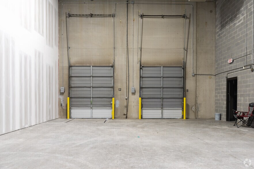 More Photos Of 3655 Atlanta Industrial Dr NW, Atlanta Warehouse For Lease