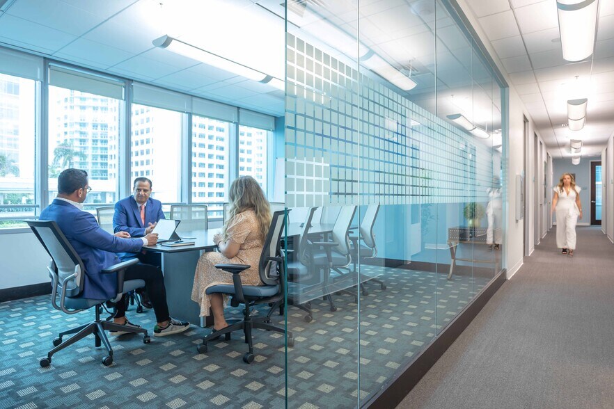 More Photos Of 1395 Brickell Ave, Miami Coworking Space