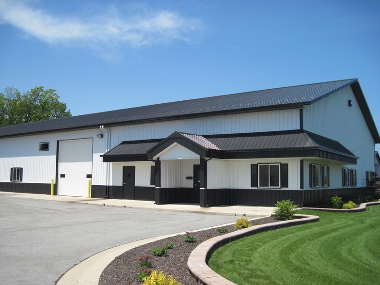 More Photos Of 8236 Wright St, Merrillville Warehouse For Lease