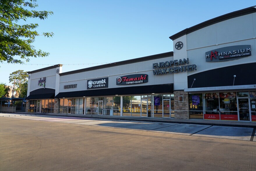 More Photos Of 1352-1368 W 43rd St, Houston Unknown For Lease