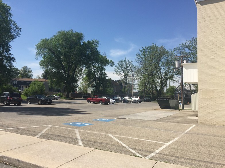 More Photos Of 212 3rd Ave, Radford General Retail For Lease