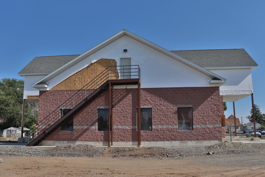 More Photos Of 286 S Douglas St, Powell Specialty For Sale