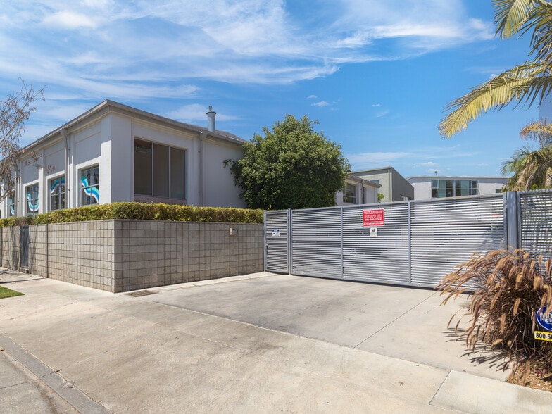 More Photos Of 2100 Abbot Kinney Blvd, Venice Office For Lease