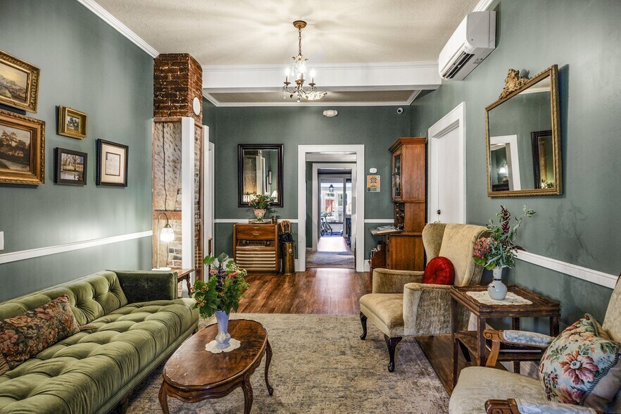 More Photos Of 240 E California St, Jacksonville Hotel For Sale