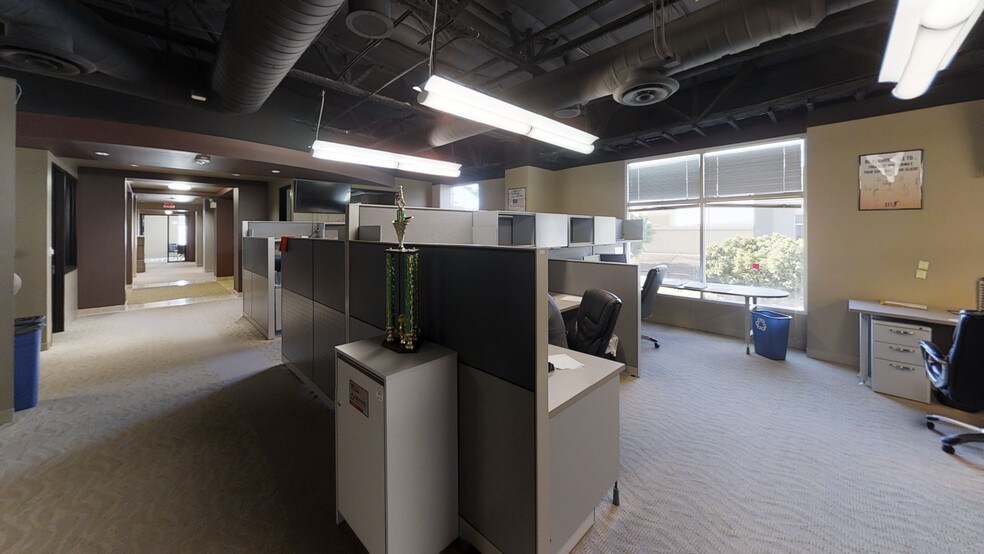 More Photos Of 15220-15230 N Scottsdale Rd, Scottsdale Unknown For Lease