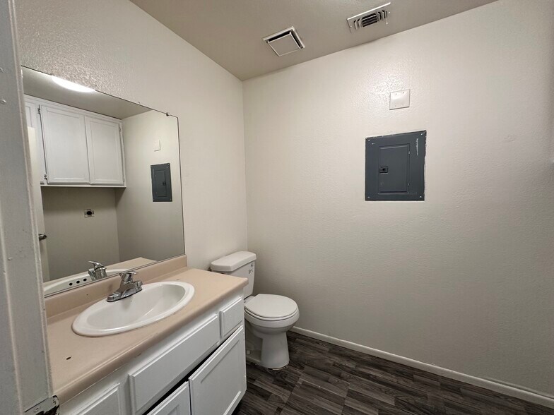 More Photos Of 12745 Navajo Rd, Apple Valley Apartments For Sale