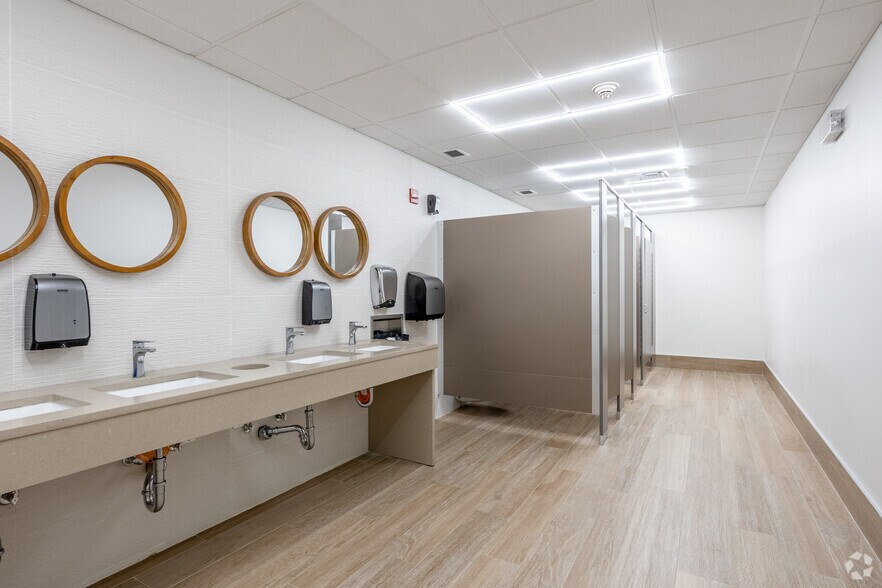 More Photos Of 700 Kinderkamack Rd, Oradell Office For Lease