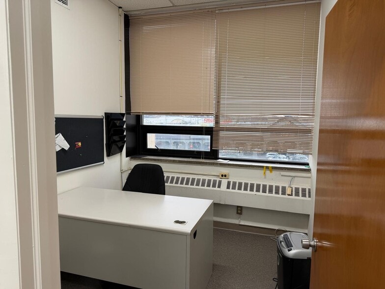 More Photos Of 1033-1061 Bloomfield Ave, Clifton Storefront Retail Office For Lease