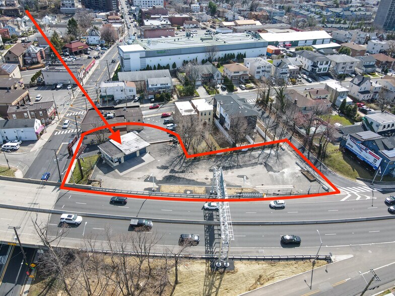 More Photos Of 1696 Bergen Tpke, Fort Lee Auto Dealership For Sale