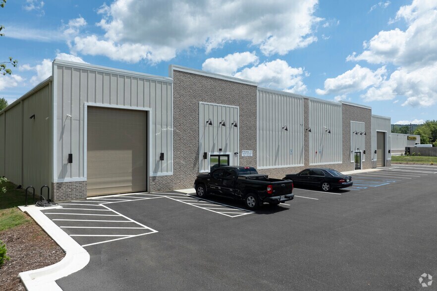 More Photos Of 108 Mountain View Dr NW, Huntsville Warehouse For Lease