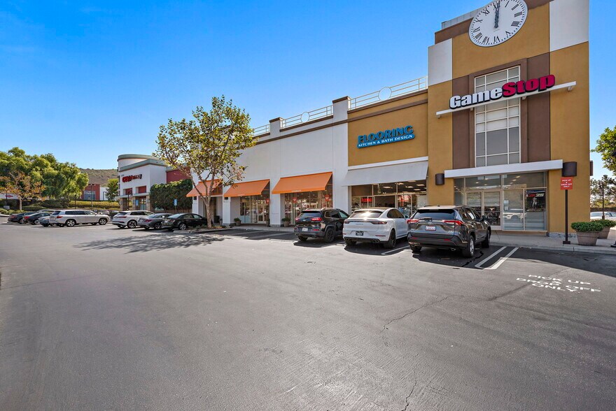 More Photos Of 25622 Crown Valley Pky, Ladera Ranch Unknown For Lease