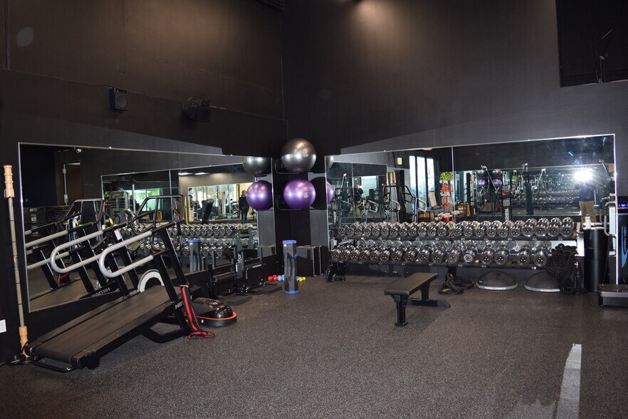 More Photos Of 1370 Redwood Way, Petaluma Office For Sale