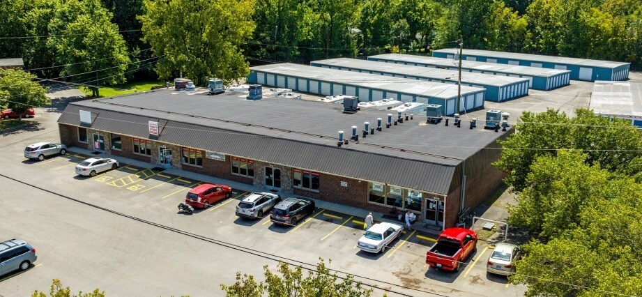 Primary Photo Of 210-216 Gifford Pl, Joelton General Retail For Sale