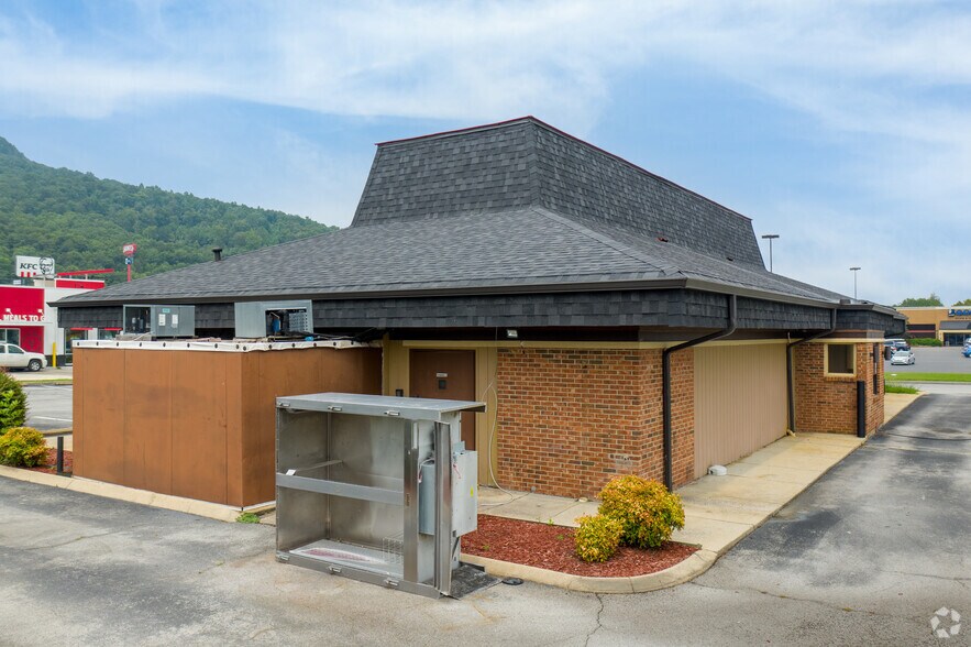 More Photos Of 354 Kimball Crossing Dr, Kimball Restaurant For Lease