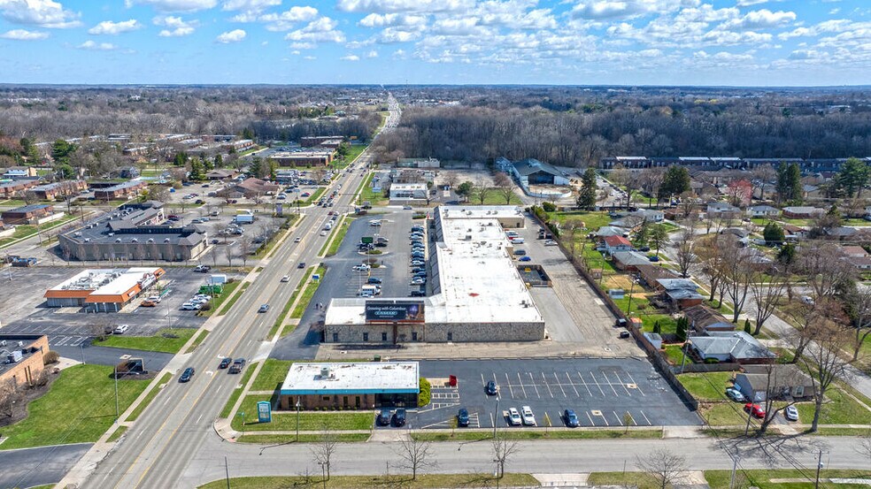 More Photos Of 5091-5139 E Main St, Columbus Storefront For Lease