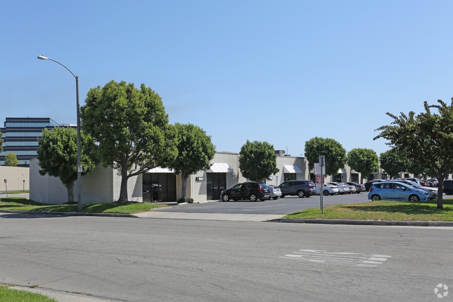 More Photos Of 1591 S Sinclair St, Anaheim Unknown For Lease