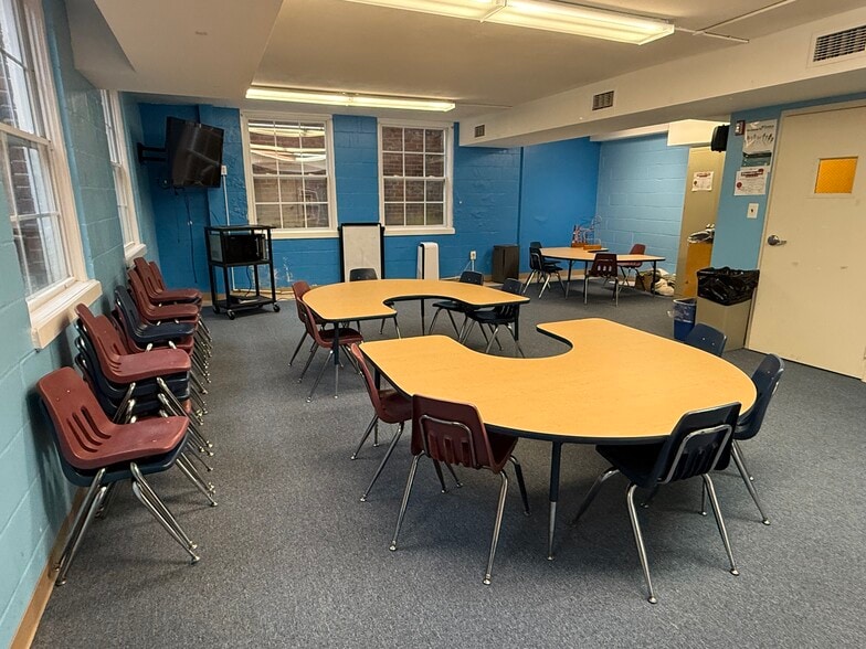 More Photos Of 1400 Russell Rd, Alexandria Religious Facility For Sale