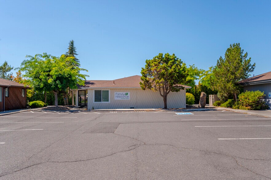 More Photos Of 830 Sharon Ave E, Moses Lake Office For Sale