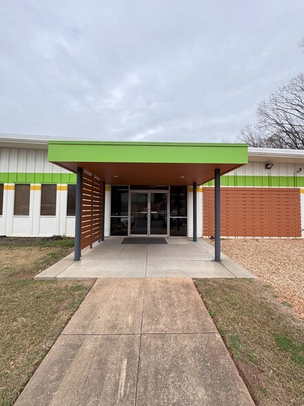 More Photos Of 107 Walter Davis Dr, Birmingham Warehouse For Sale