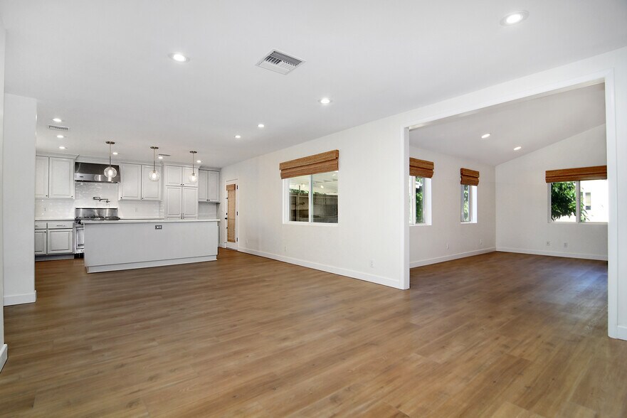 More Photos Of 22839 Dolorosa St, Woodland Hills Multifamily For Lease