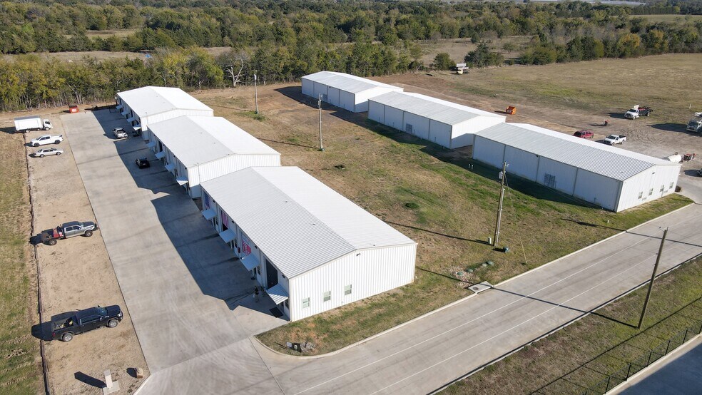 More Photos Of 5501 Bonham St, Paris Unknown For Lease