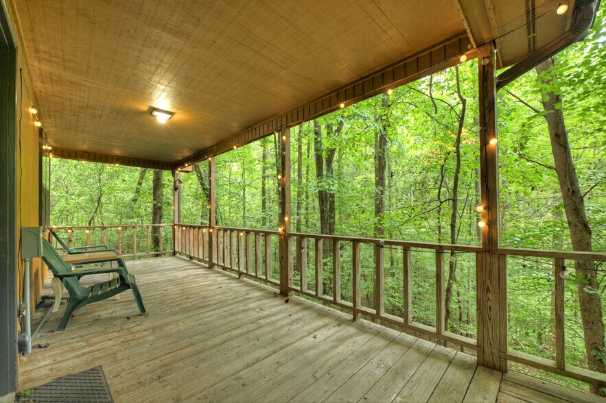 More Photos Of 77 Alpine Way, Blairsville Hotel For Sale