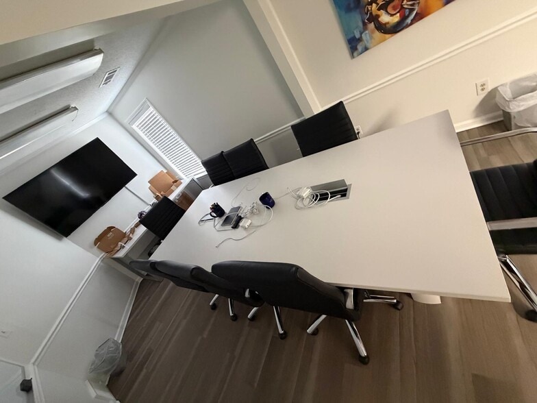 More Photos Of 311 Poplar View Ln W, Collierville Office For Lease