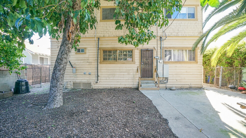 More Photos Of 2617 Jeffries Ave, Los Angeles Apartments For Sale
