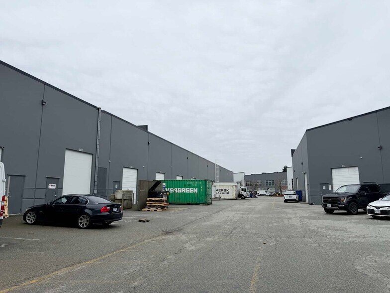 More Photos Of 1225 Kingsway Ave, Port Coquitlam Warehouse For Lease