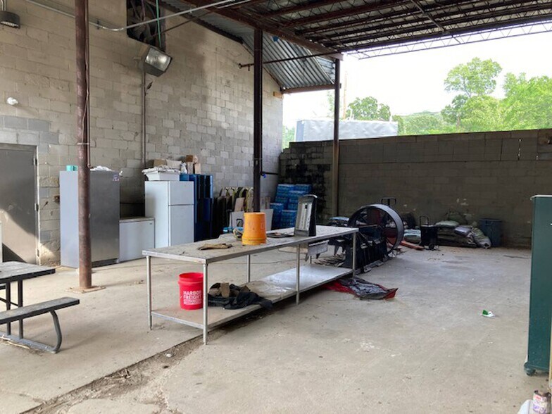 More Photos Of 2017 Dodson Ave, Chattanooga Auto Repair For Sale